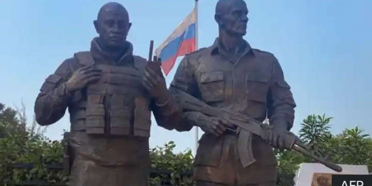 Statue of Russia's Wagner founder Prigozhin unveiled in Central Africa 1 day ago